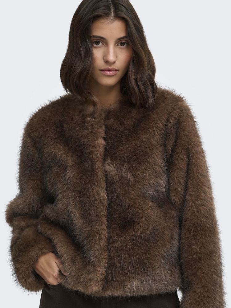 JDYAMY FAUX FUR SHORT JACKET O 244915001 Choco