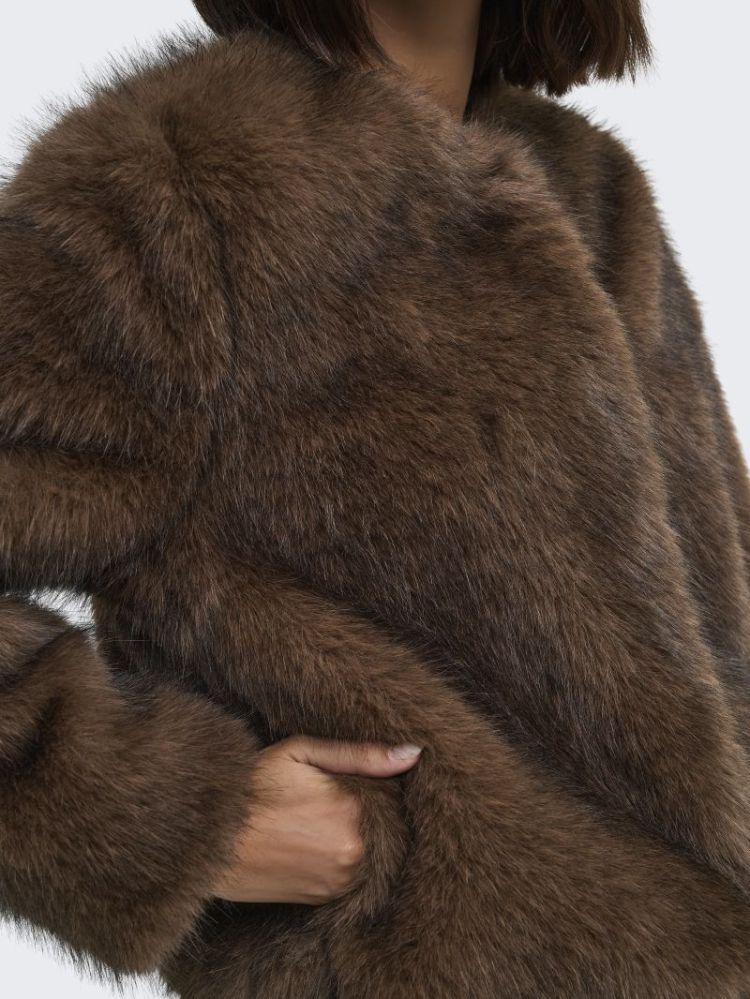 JDYAMY FAUX FUR SHORT JACKET O 244915001 Choco