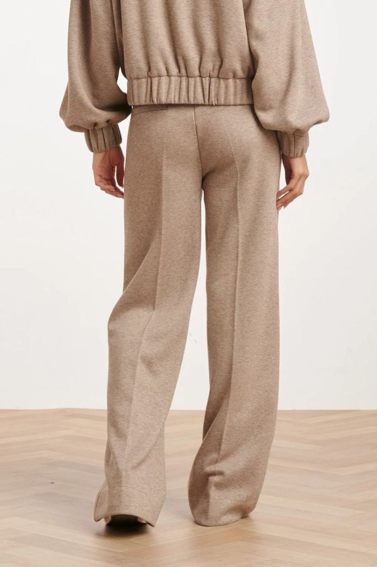  745 TAUPE