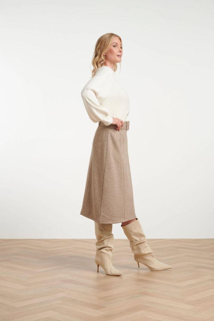  745 TAUPE