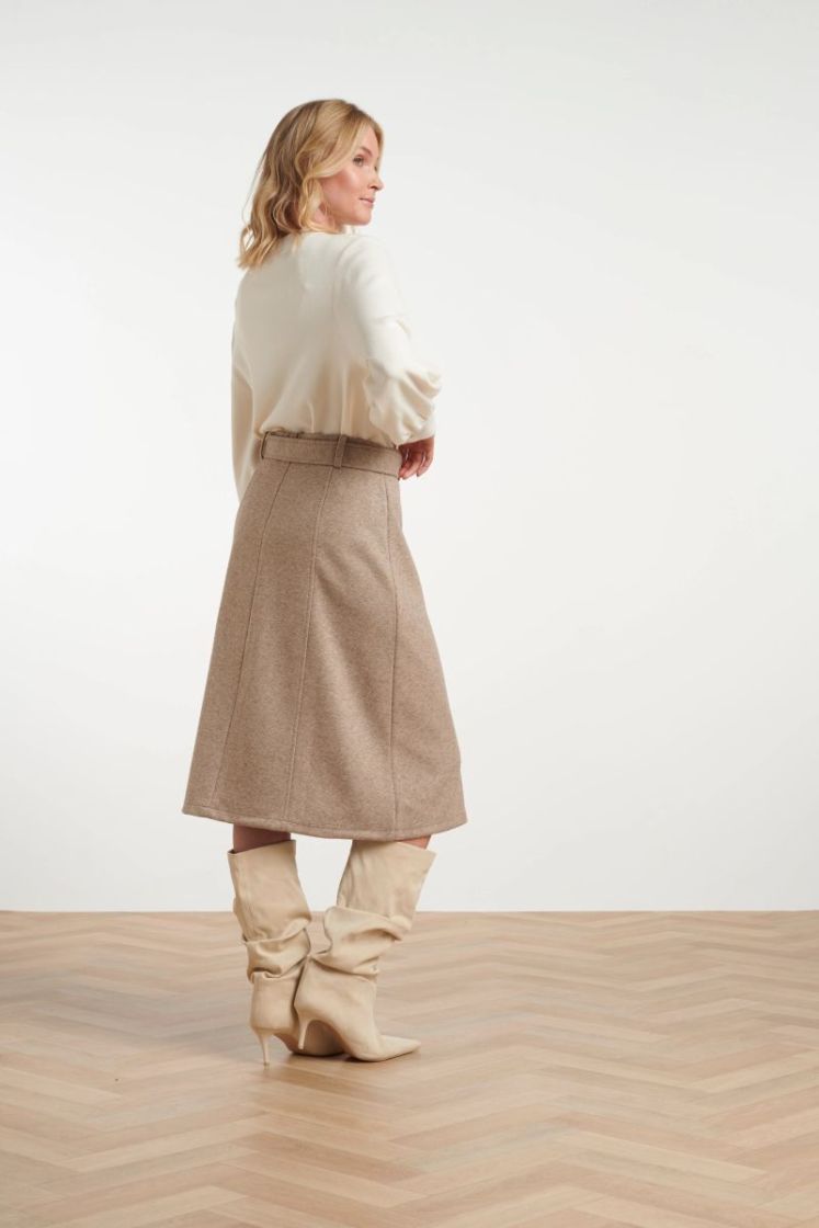  745 TAUPE
