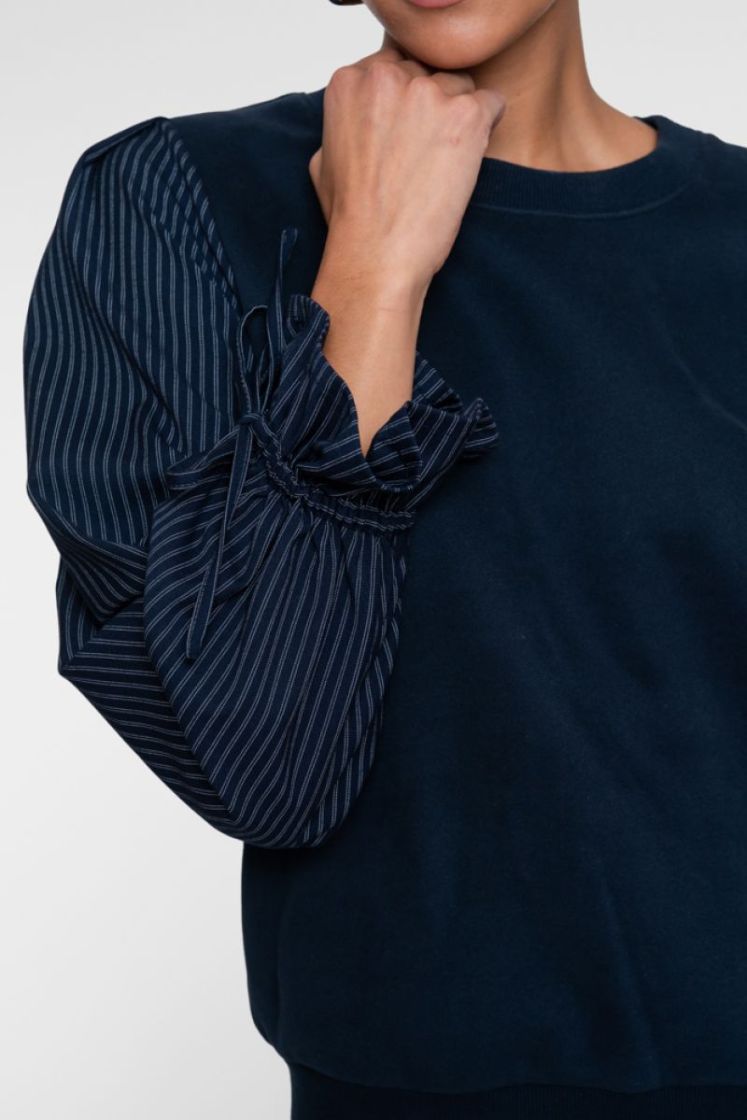  000675 navy