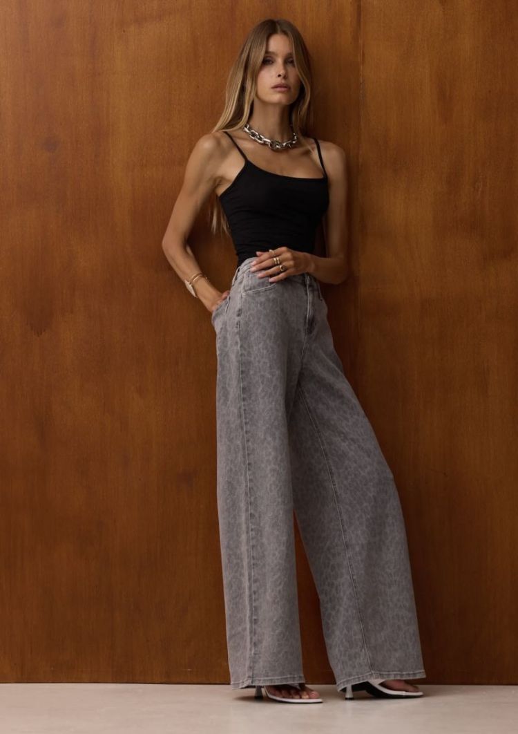  leo  wide leg